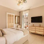 Villa De Charme Avec 5 Et Piscine Privee A Cavalaire-sur-Mer