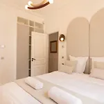 De Charme Avec 5 Et Piscine Privee A Cavalaire-sur-Mer
