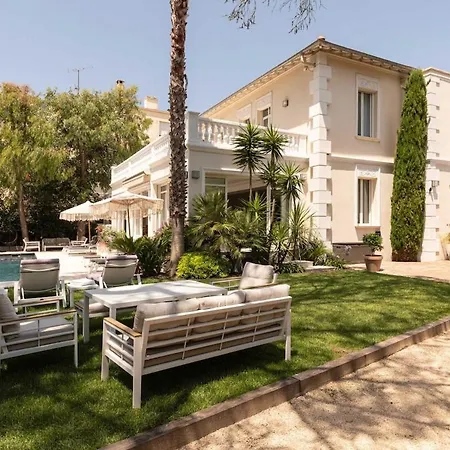 Villa De Charme Avec 5 Et Piscine Privee A