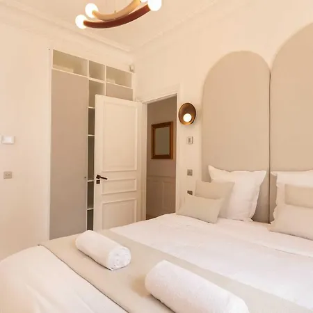 De Charme Avec 5 Et Piscine Privée à Cavalaire-sur-Mer