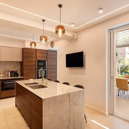 Villa De Charme Avec 5 Et Piscine Privée à
